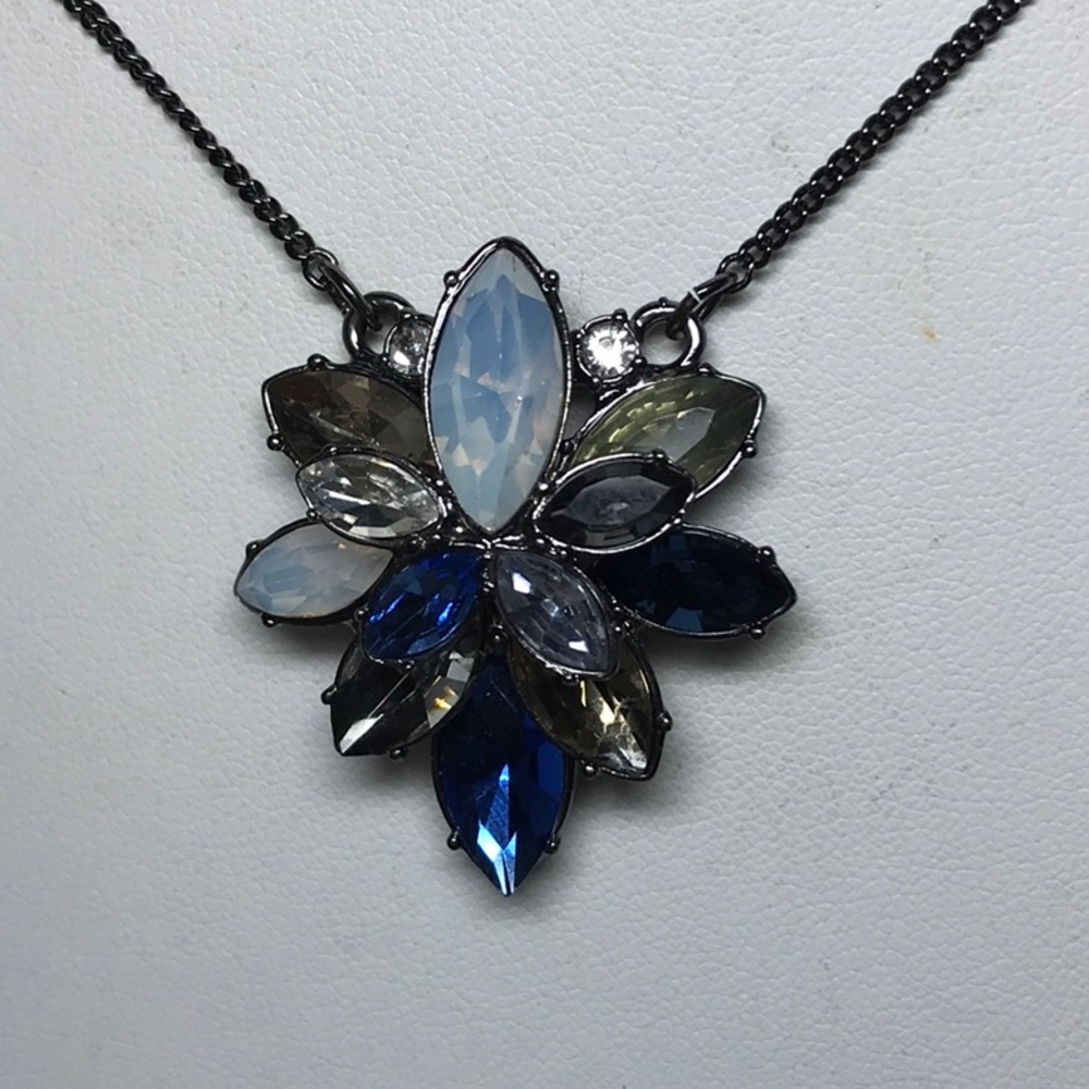 Loft pendant necklace/ blue and opalescent NWT - Picture 2 of 9
